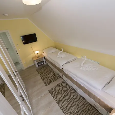 Ferienhaus Regenbogen F401 Mit Kamin, Terrasse, Garten